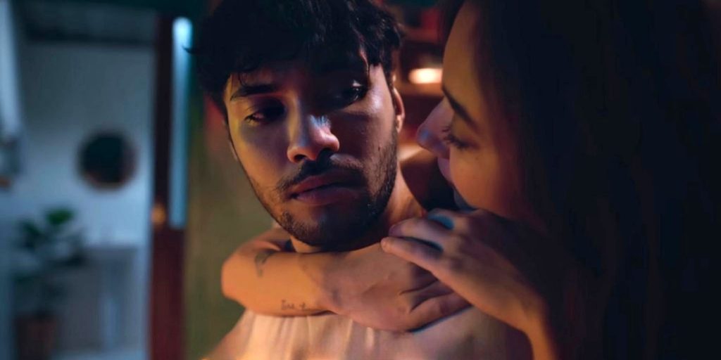 Cinta Tak Pernah Tepat Waktu